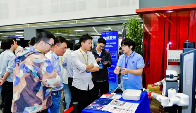Robot người máy