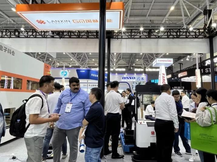 Robot tải dỡ SMT
